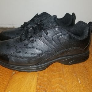 safeTstep size 6 black sneakers never worn